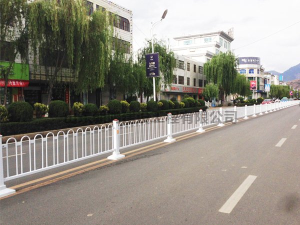 道路護欄的分類